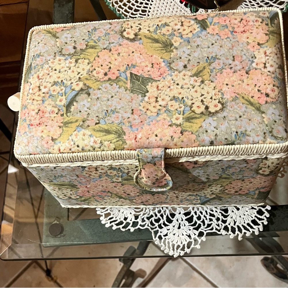 SEWING BASKET (Large) - Picture 4 of 5